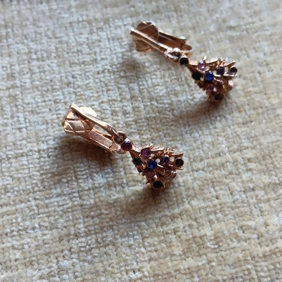 Gold Tone Clip On Christmas Tree Earrings - Picture 8 of 9